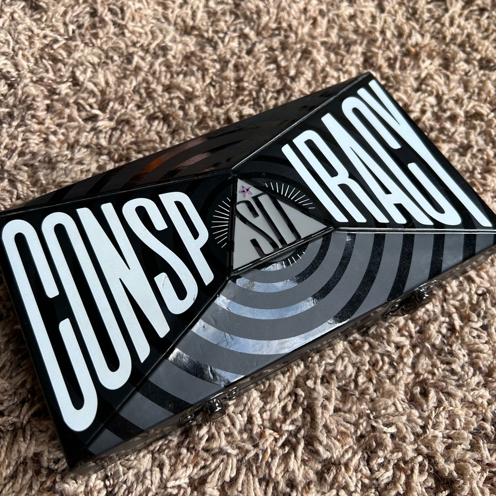 Jeffree Star X Shane Dawson Conspiracy Palette